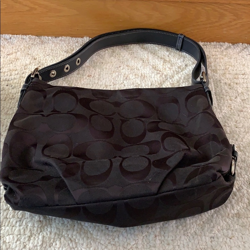 Great classic black purse